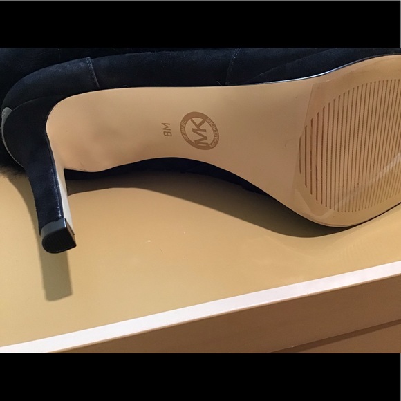 Micheal Kors Boots - Picture 7 of 8